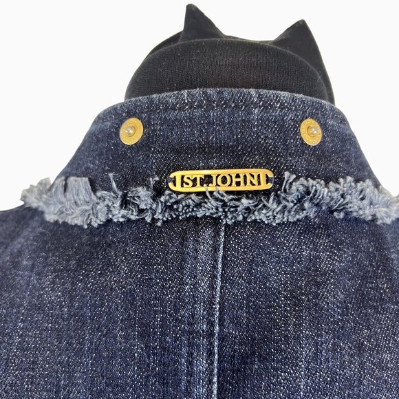 VTG St John Sport Classic Chic Preppy Denim Jacket Frayed Trim & Gold Details L - Picture 16 of 16
